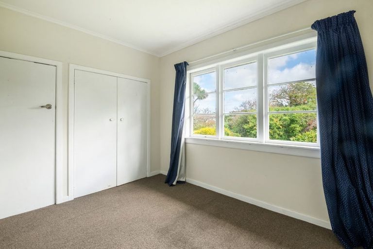 Photo of property in 518 Glenfield Road, Bayview, Auckland, 0629