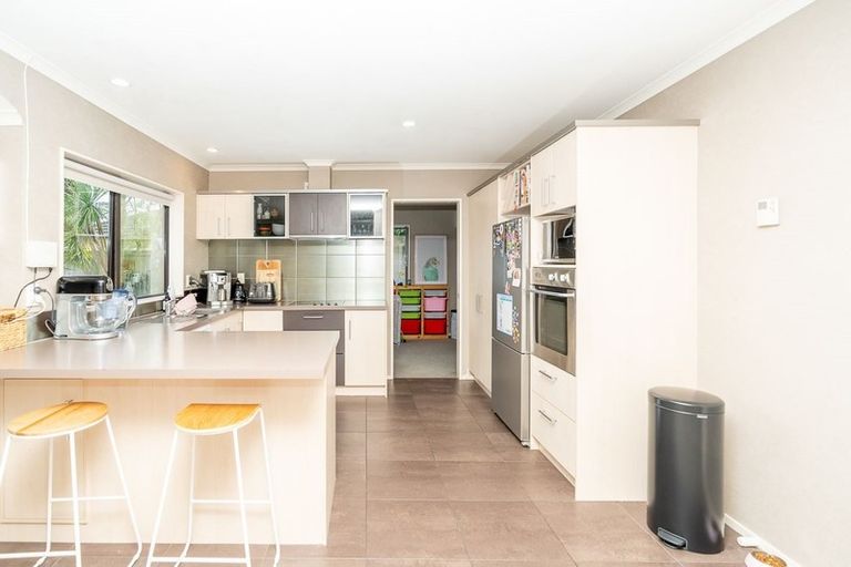 Photo of property in 16 Ravenscourt Place, Huntington, Hamilton, 3210