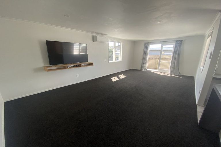 Photo of property in 571a Queen Street East, Levin, 5510