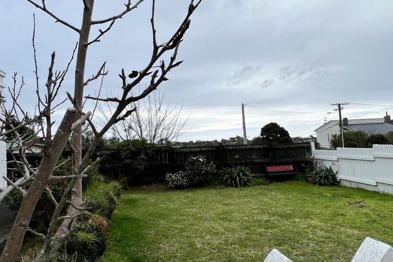 Photo of property in 6 Kaitawa Street, Waikanae Beach, Waikanae, 5036