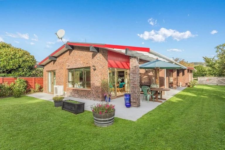 Photo of property in 53 Kohekohe Road, Waikanae, 5036