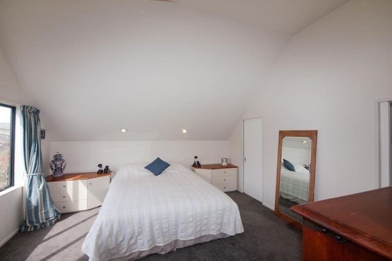 Photo of property in 146 Westchester Drive, Churton Park, Wellington, 6037