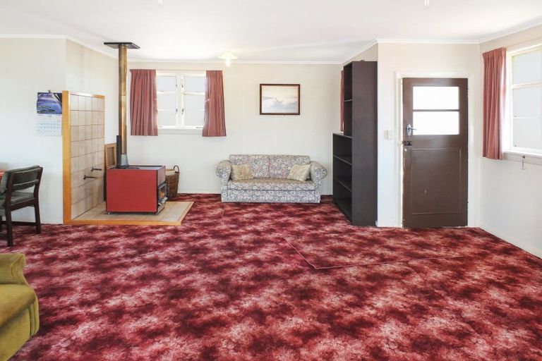 Photo of property in 12 Roore Street, Foxton Beach, Foxton, 4815