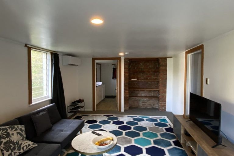 Photo of property in 74 Fairlie Terrace, Kelburn, Wellington, 6021