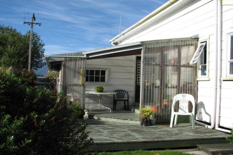 Photo of property in 95 Peel Street, Westport, 7825