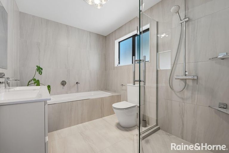 Photo of property in 19b Standage Lane, Kelston, Auckland, 0602