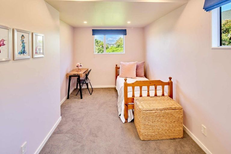 Photo of property in 24 Molyneux Close, Whitby, Porirua, 5024