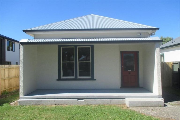 Photo of property in 10 Defoe Place, Waltham, Christchurch, 8023