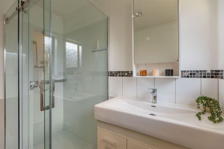 Photo of property in 42 Glamorgan Avenue, Tamatea, Napier, 4112