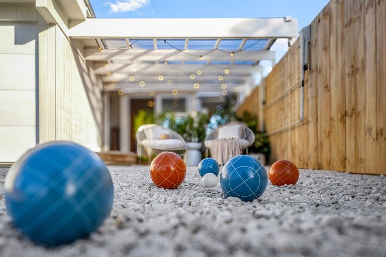 Photo of property in 2/4 Beach Road, Orewa, 0931