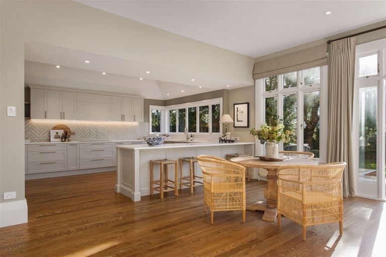 Photo of property in 55 Innes Road, St Albans, Christchurch, 8052