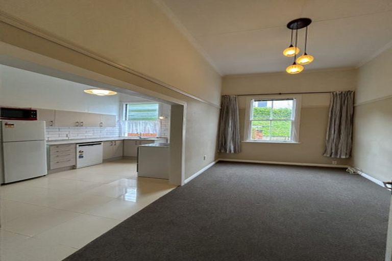 Photo of property in 36 The Parade, Island Bay, Wellington, 6023