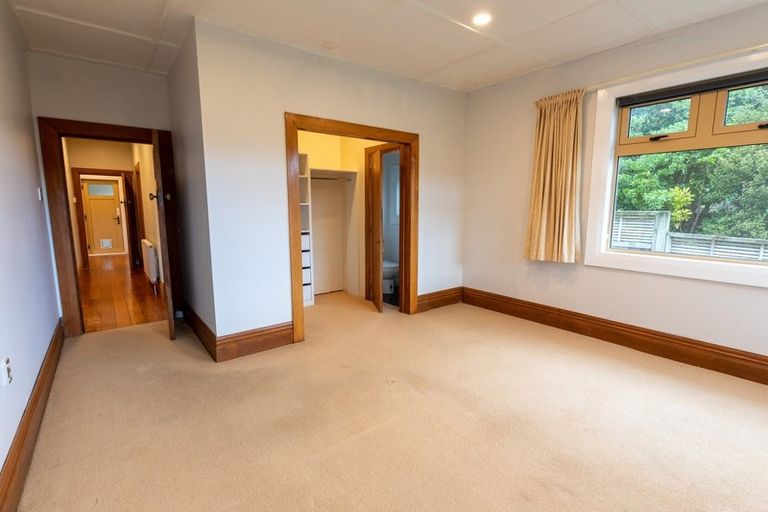 Photo of property in 2 Fernhill Terrace, Wadestown, Wellington, 6012