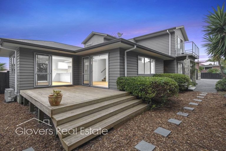 Photo of property in 6a Ava Avenue, Titirangi, Auckland, 0604