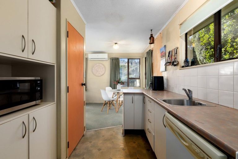 Photo of property in 6 Japonica Crescent, Ranui, Porirua, 5024