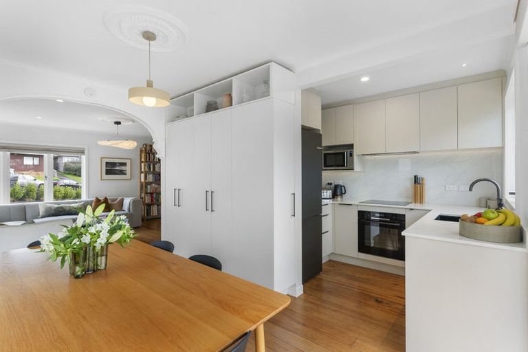 Photo of property in 1/5 Aorangi Place, Birkenhead, Auckland, 0626