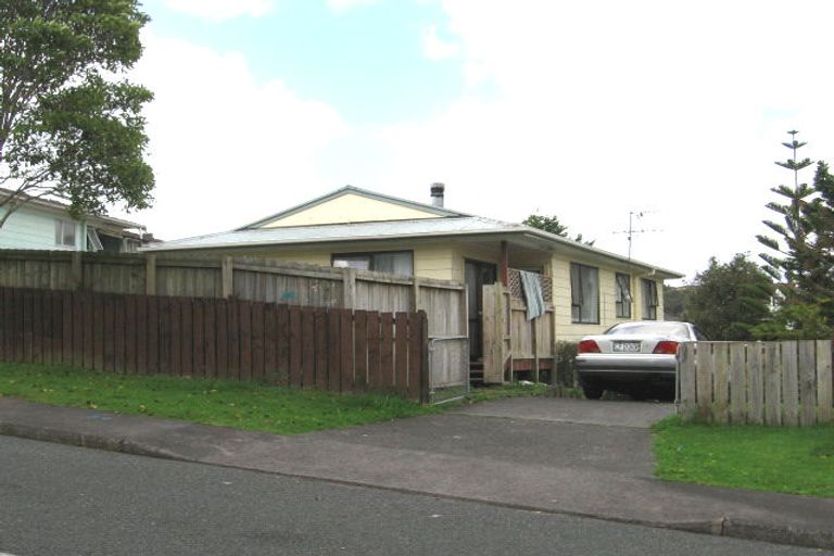 Photo of property in 127 Kemp Road, Massey, Auckland, 0614