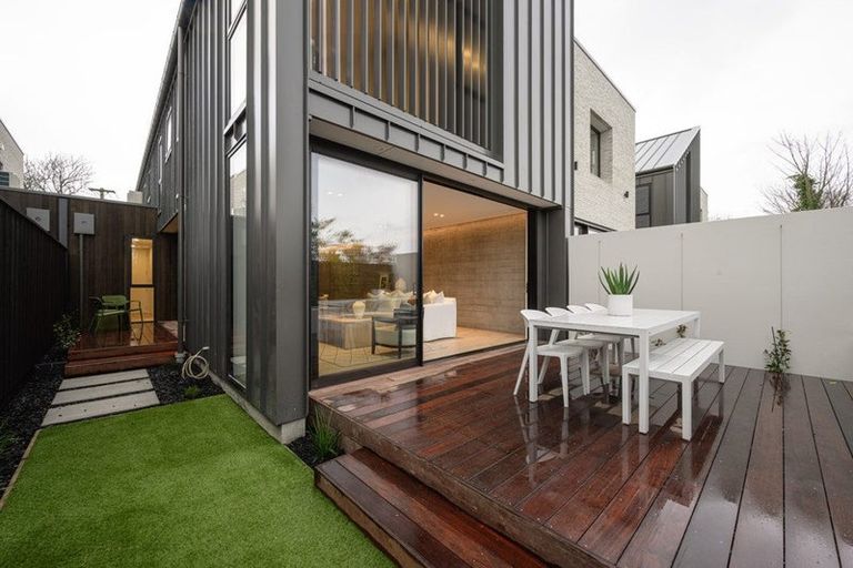 Photo of property in 30a Gracefield Avenue, Christchurch Central, Christchurch, 8013