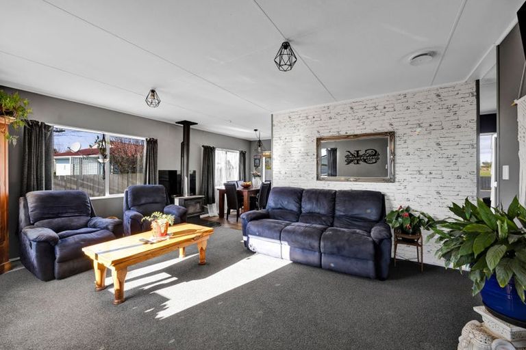 Photo of property in 1 Raunui Crescent, Inglewood, 4330