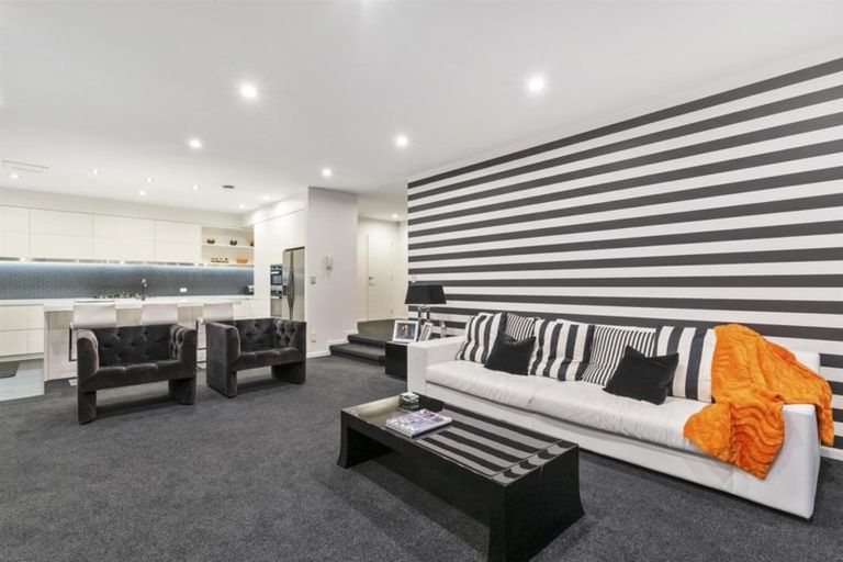 Photo of property in 75 Kittiwake Drive, Schnapper Rock, Auckland, 0632