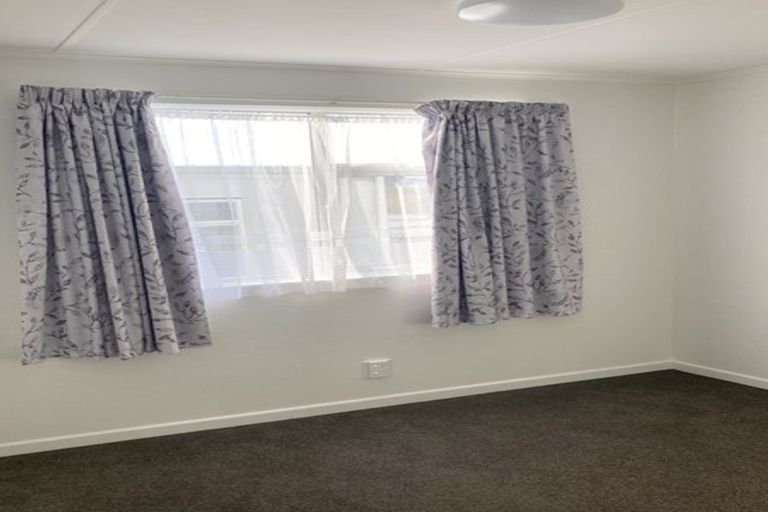 Photo of property in 8 Yemen Place, Ascot Park, Porirua, 5024