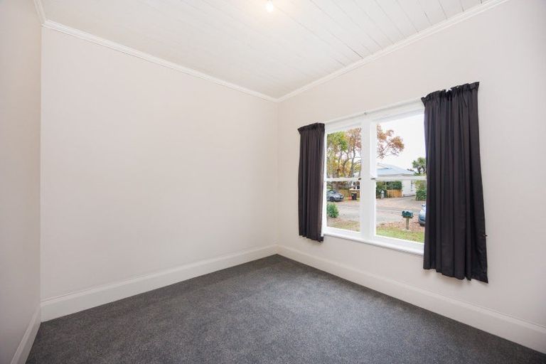 Photo of property in 8 Rolleston Street, Hokowhitu, Palmerston North, 4410