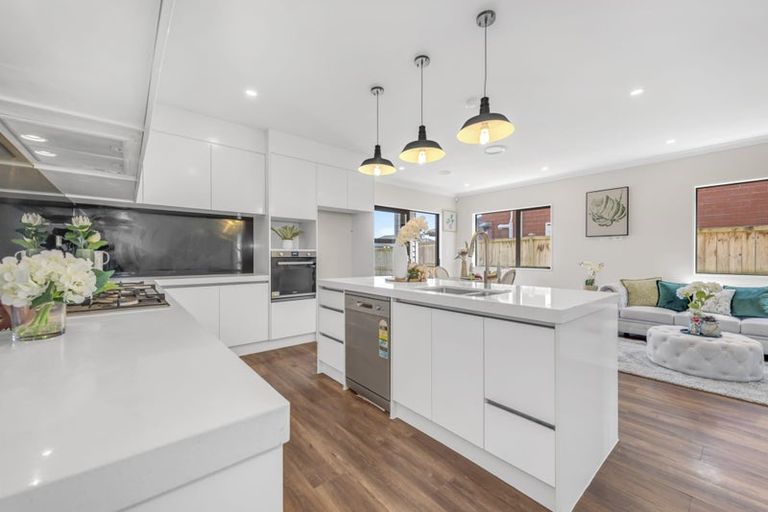 Photo of property in 11 Hangahai Road, Flat Bush, Auckland, 2019