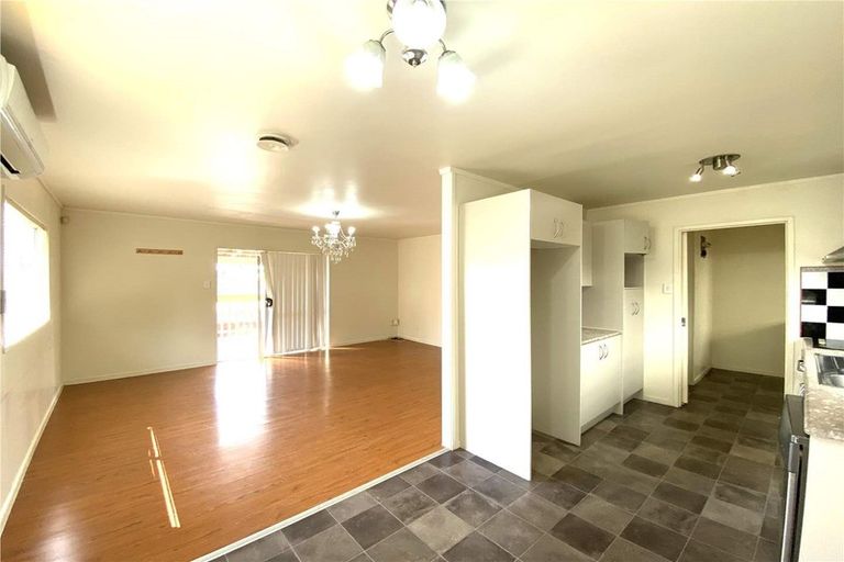 Photo of property in 42a Farwood Drive, Henderson, Auckland, 0612