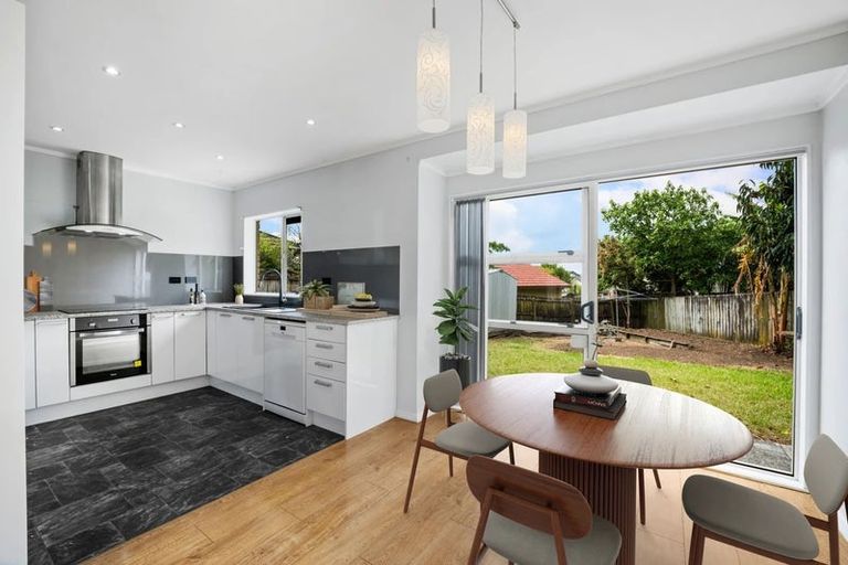 Photo of property in 1 Skelton Avenue, Randwick Park, Auckland, 2105