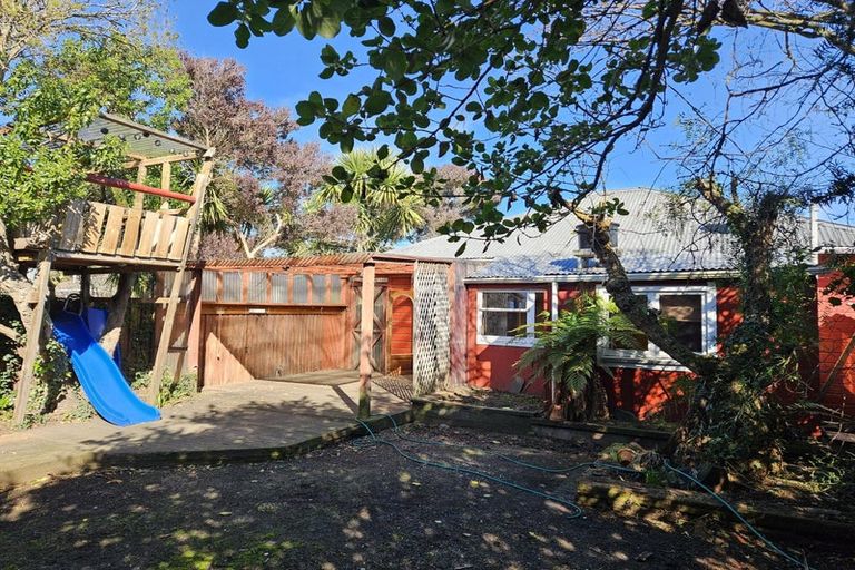 Photo of property in 165 Shaw Avenue, New Brighton, Christchurch, 8083