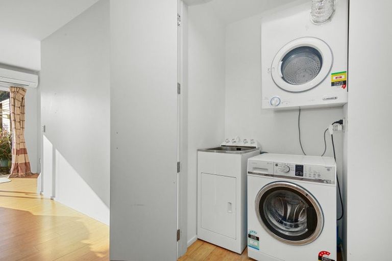 Photo of property in 73 Saddleback Grove, Karori, Wellington, 6012