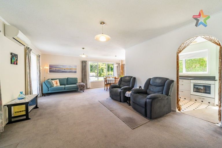 Photo of property in 5 Ruth Grove, Karori, Wellington, 6012