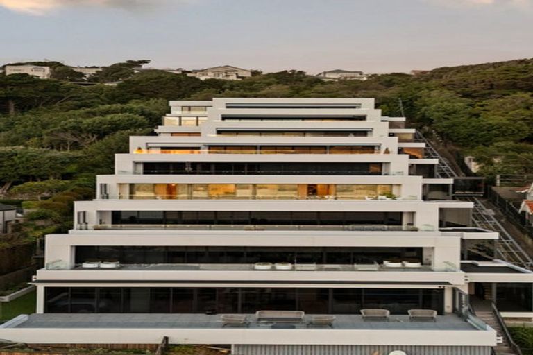 Photo of property in 4/308 Oriental Parade, Oriental Bay, Wellington, 6011