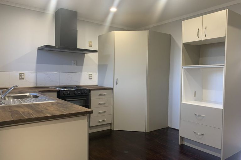 Photo of property in 18 Sarona Avenue, Glen Eden, Auckland, 0602