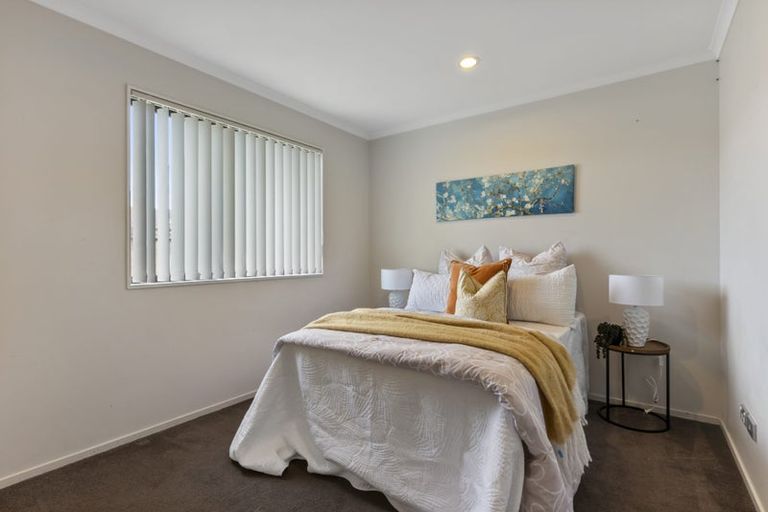 Photo of property in 12 Peerless Avenue, Takanini, 2112
