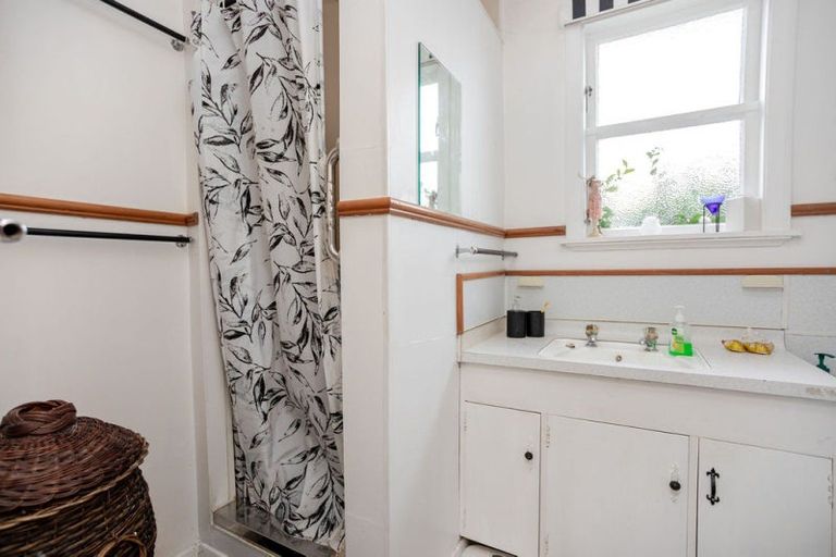 Photo of property in 43 Barraud Street, Dannevirke, 4930