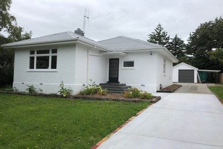 Photo of property in 12 Karina Terrace, Roslyn, Palmerston North, 4414