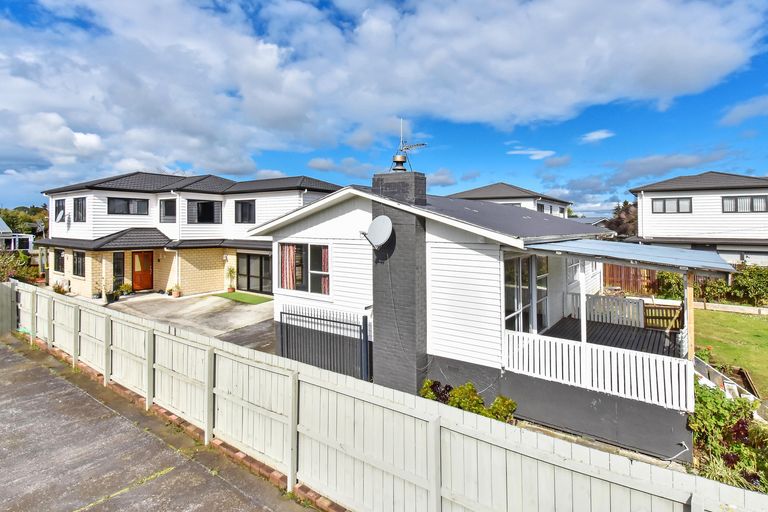 Photo of property in 7 Clendon Place, Manurewa, Auckland, 2102