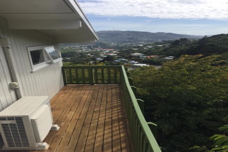 Photo of property in 55 Huntingdon Street, Northland, Wellington, 6012
