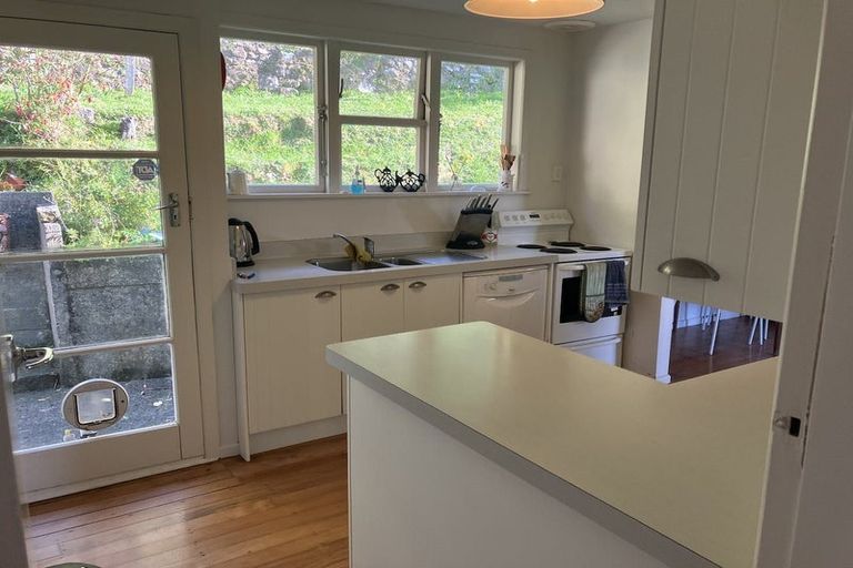 Photo of property in 52 Huntingdon Street, Northland, Wellington, 6012