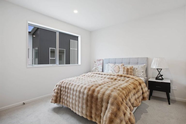 Photo of property in 39b Sorrel Crescent, Bucklands Beach, Auckland, 2012