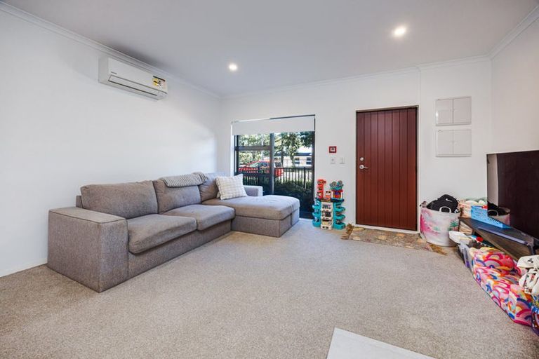 Photo of property in 4/20 Bader Drive, Mangere, Auckland, 2022
