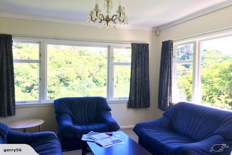 Photo of property in 15 Creswick Terrace, Northland, Wellington, 6012