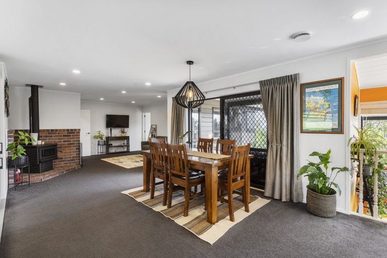 Photo of property in 231 Kaipara Road, Papakura, 2582