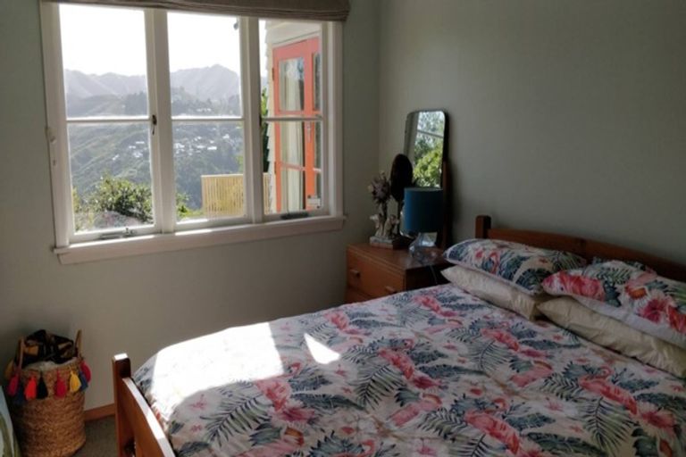 Photo of property in 33 Huntingdon Street, Northland, Wellington, 6012