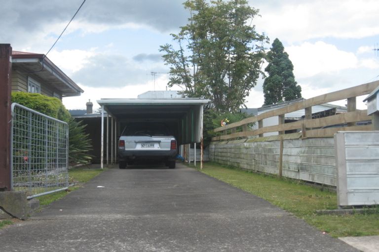 Photo of property in 9 Station Road, Te Puke, 3119