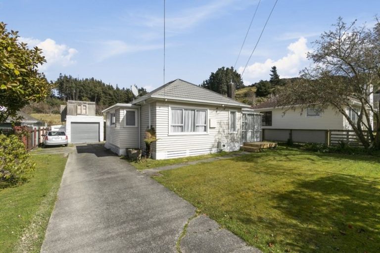 Photo of property in 13 Mcgowan Road, Wainuiomata, Lower Hutt, 5014