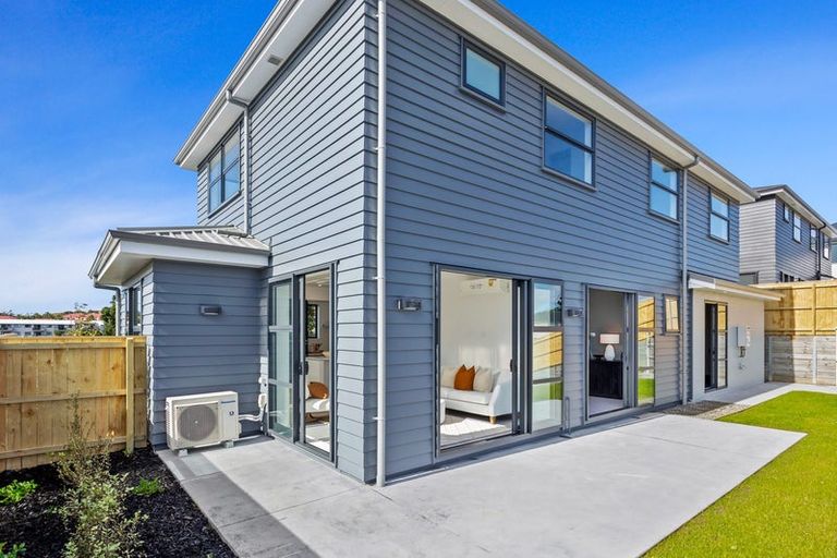 Photo of property in 24 Symes Drive, Red Beach, 0932