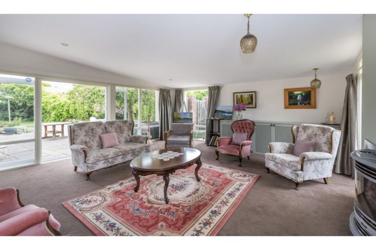 Photo of property in 20 Derrett Place, Saint Martins, Christchurch, 8022