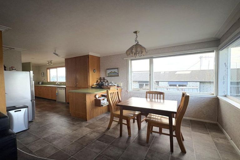 Photo of property in 1 Thomson Avenue, Dinsdale, Hamilton, 3204